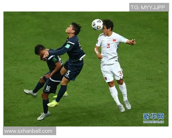 中国队在关岛展开下半场争夺力争胜利展现团队精神与战术配合 中国队在关岛展开下半场争夺力争胜利展现团队精神与战术配合